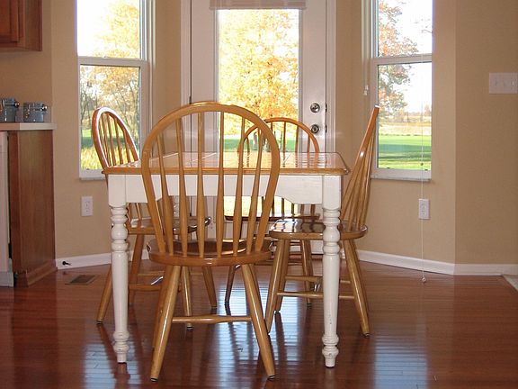 Breakfast Nook with Bay