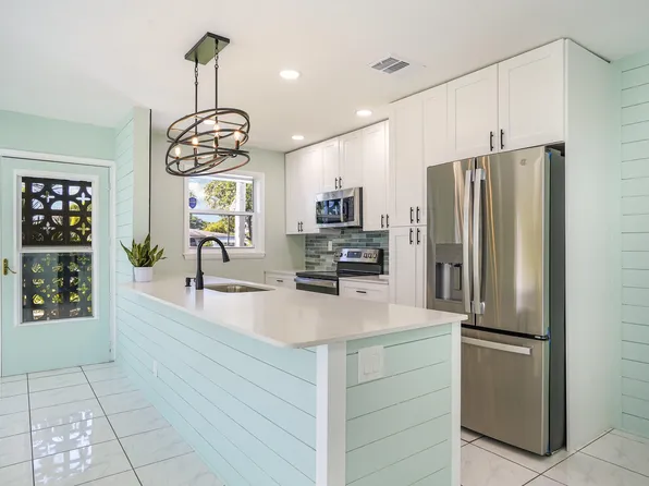 560 High Point Dr #D, Delray Beach, FL 33445