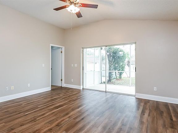 3rd image of 4912 Sausalito Ln
