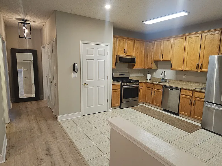 88 Riva Blvd — Photo 6