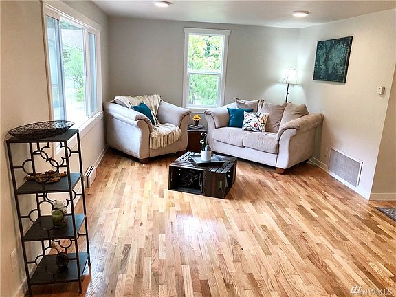 4th image of 2431 Northlake Way NW