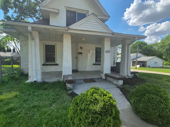 1001 S Hinshaw Ave, Bloomington, IL 61701