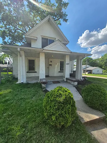 1001 S Hinshaw Ave Photo 1