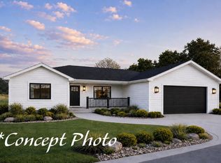 1042 W Birch St, Minden, NE 68959