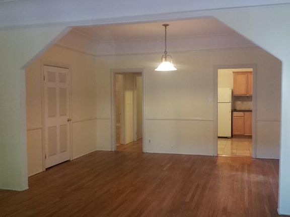 2nd image of 327 N Orange Grove Ave