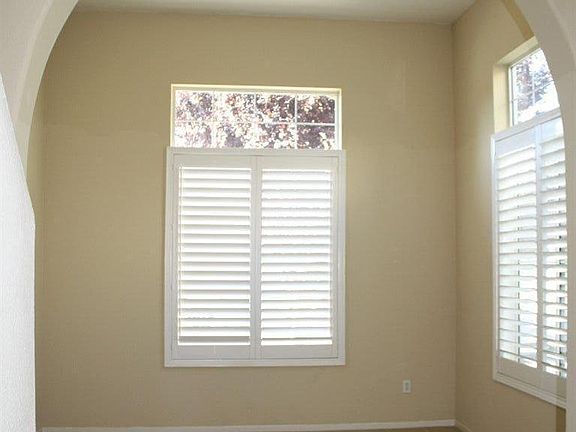 5th image of 498 Burlington Dr