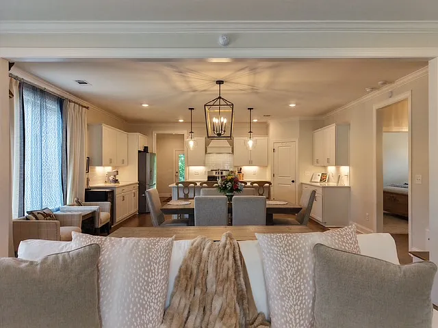 854 Clear Spring Dr — Photo 5