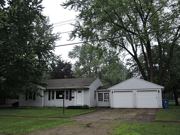 4th image of 3908 Iroquois Trl