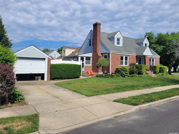 200 Madison Street, Franklin Square, NY 11010