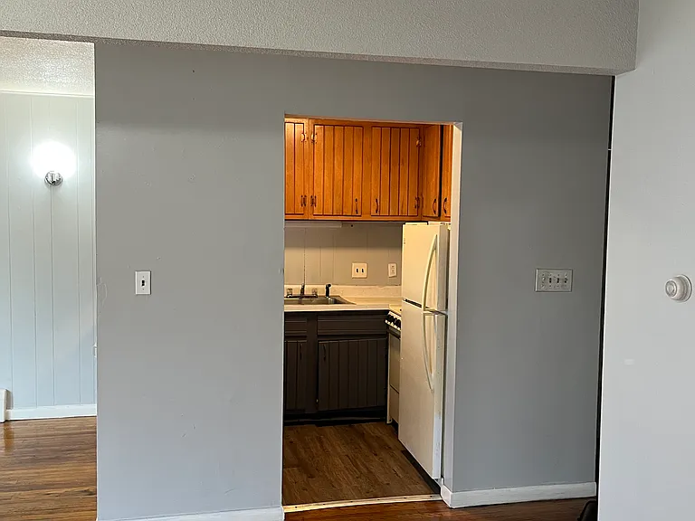 Garden Apartments — Photo 8