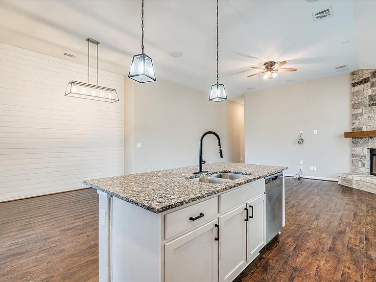 733 Blue Oak Blvd — Photo 15