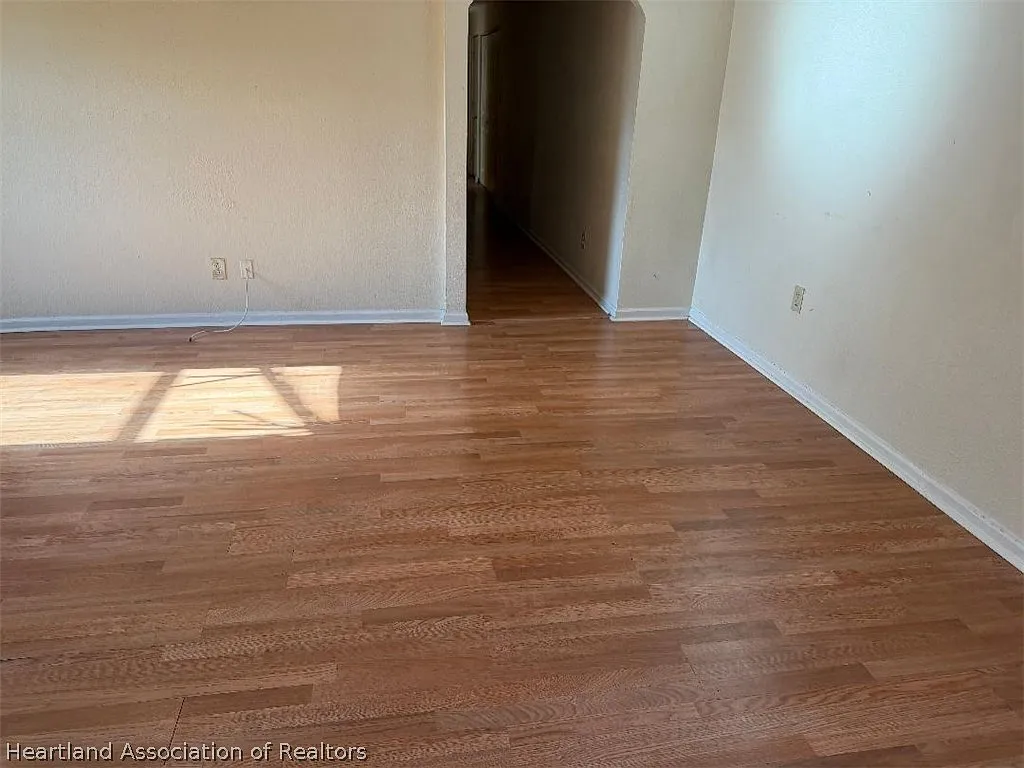 2 bed, 2.0 bath, 1050 sqft, $1,000 — Photo 3