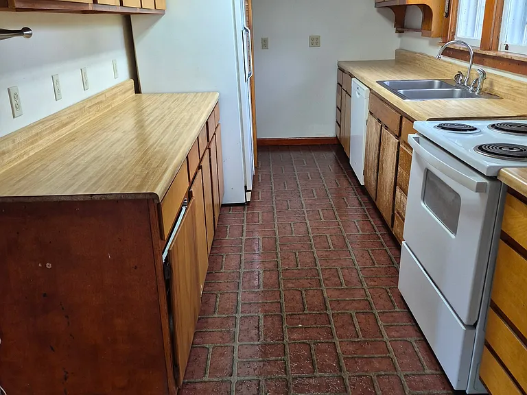 2508 Edgemont Dr — Photo 18