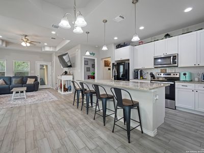 760 Crestview, Floresville, TX, 78114