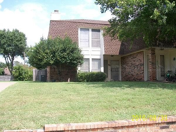 1st image of 1215 Lovell Dr