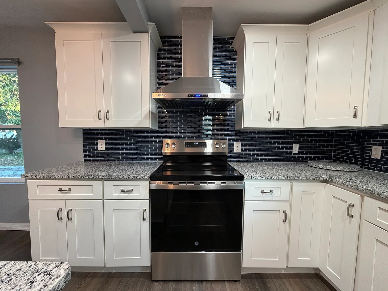 2 bed, 908 sqft, $1,850 — Photo 2