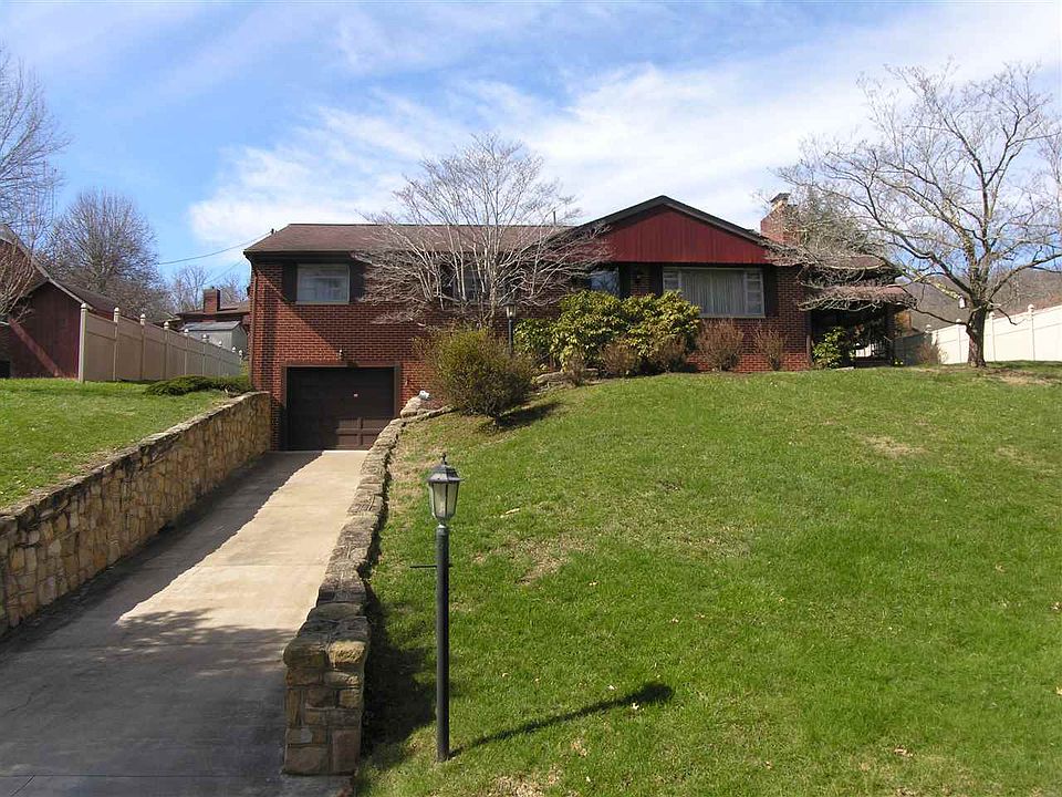 1st image of 7 Westwood Ln
