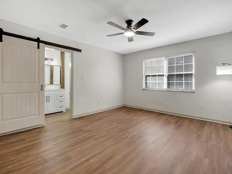 1825 Sherwood Dr — Photo 10