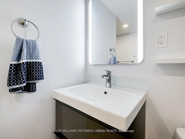 2556 Lake Shore Blvd W #LOWER — Photo 24
