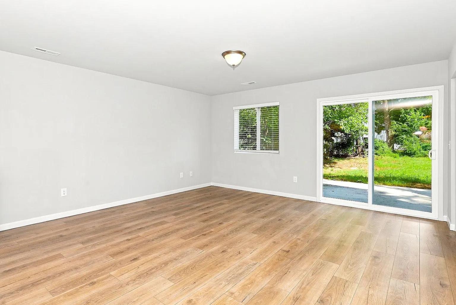 Move In Special: Get August & September Rent FREE! Move in by August 31st to receive FREE rent fo... — Photo 4