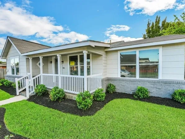 2121 N Durham Dr, Houston, TX 77008
