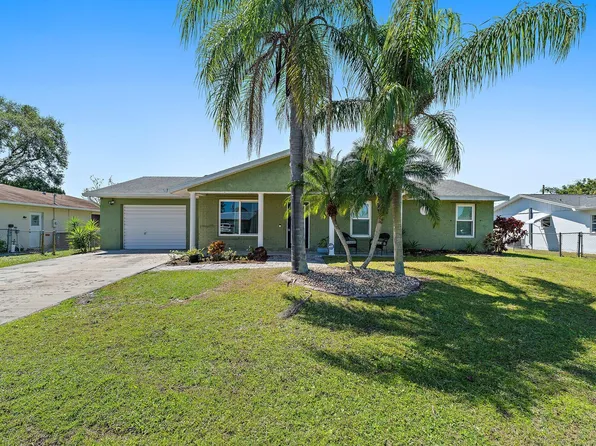 422 SE Lamon Lane, Port St Lucie, FL 34983