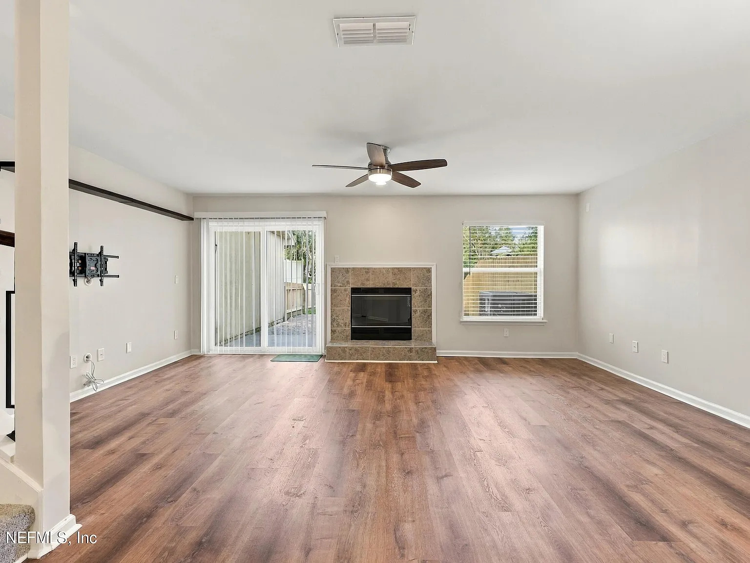 3 bed, 2.5 bath, 1440 sqft, $2,000 — Photo 2
