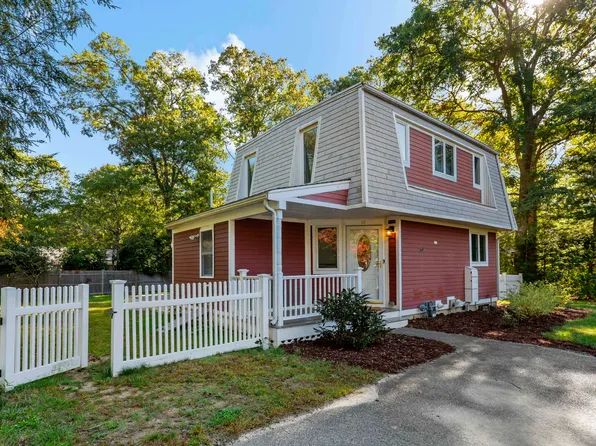 10 Briar Patch Lane, Mashpee, MA 02649