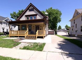 105 W 2nd St, Waunakee, WI 53597