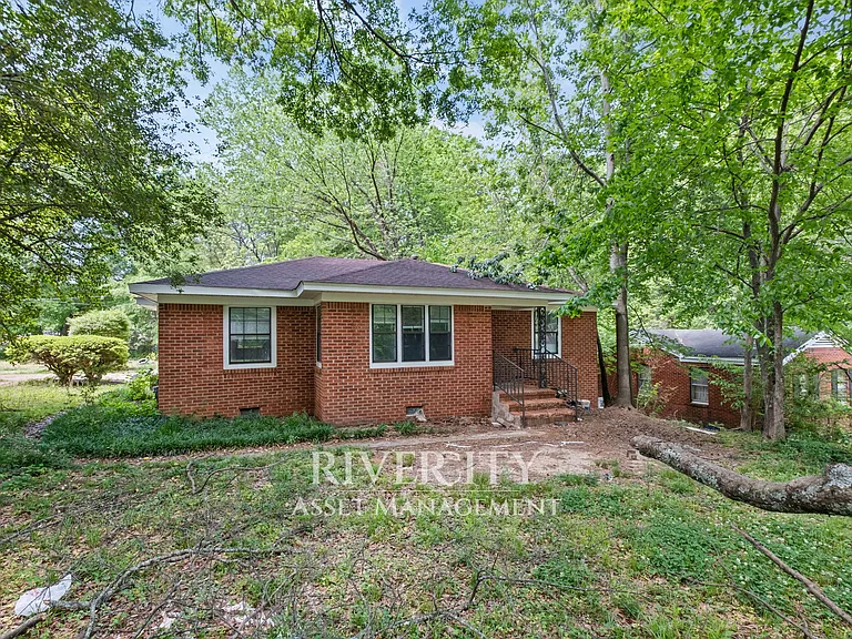 4051 Auburn Rd — Photo 1