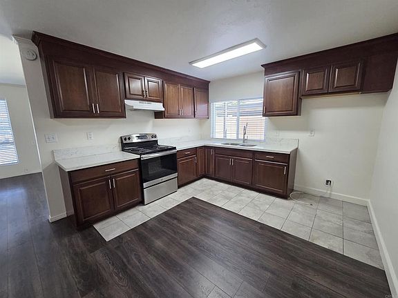 3rd image of 300 Rancho Dr Unit B