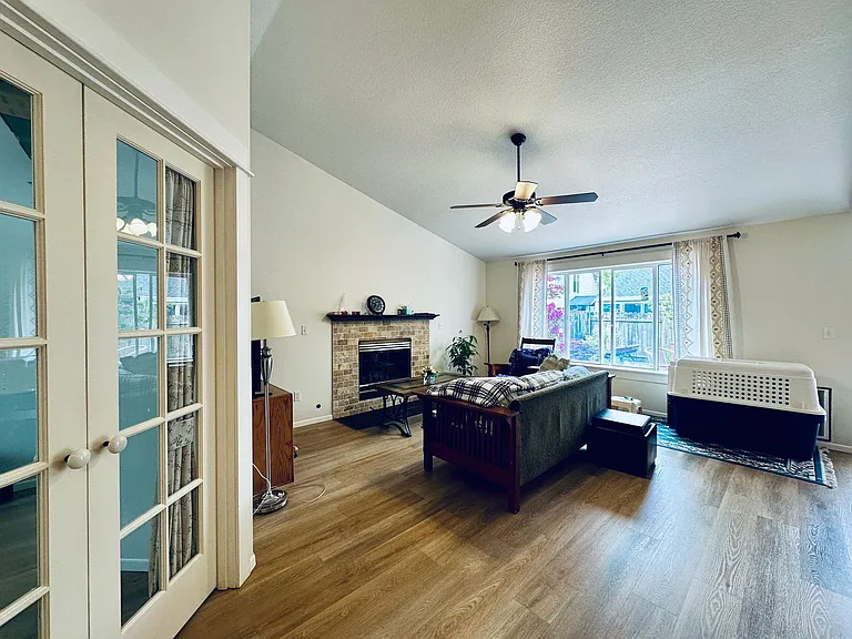 807 NW Sundance Cir — Photo 5