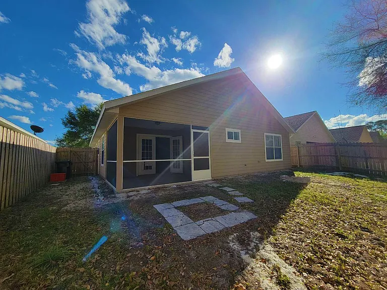 2216 NW 52nd Pl — Photo 25