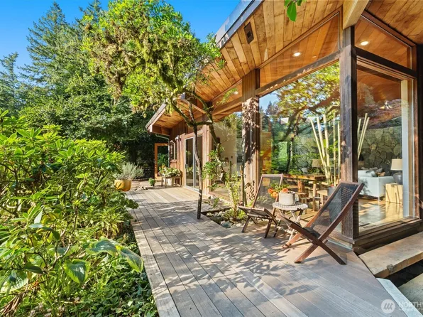 9506 240 Avenue SE, Issaquah, WA 98027