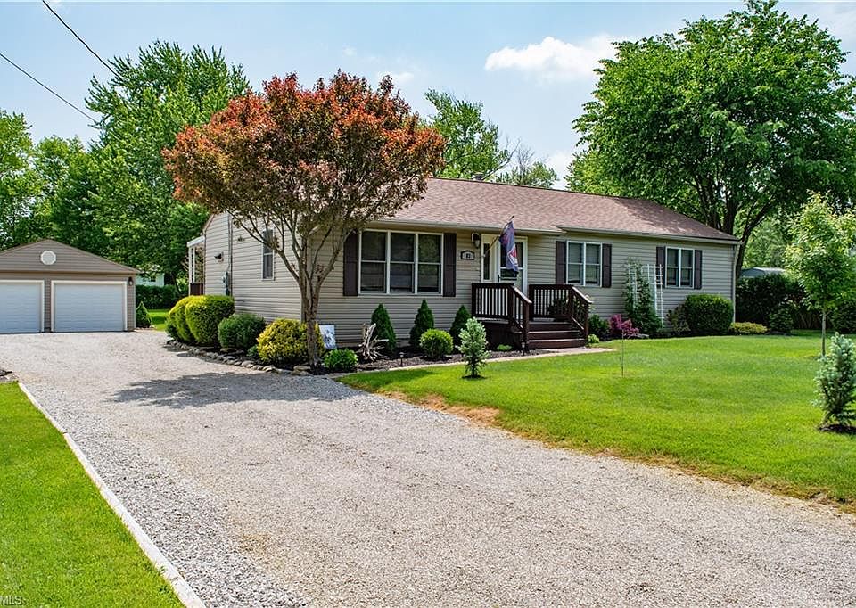 1st image of 83 Oakleigh Dr