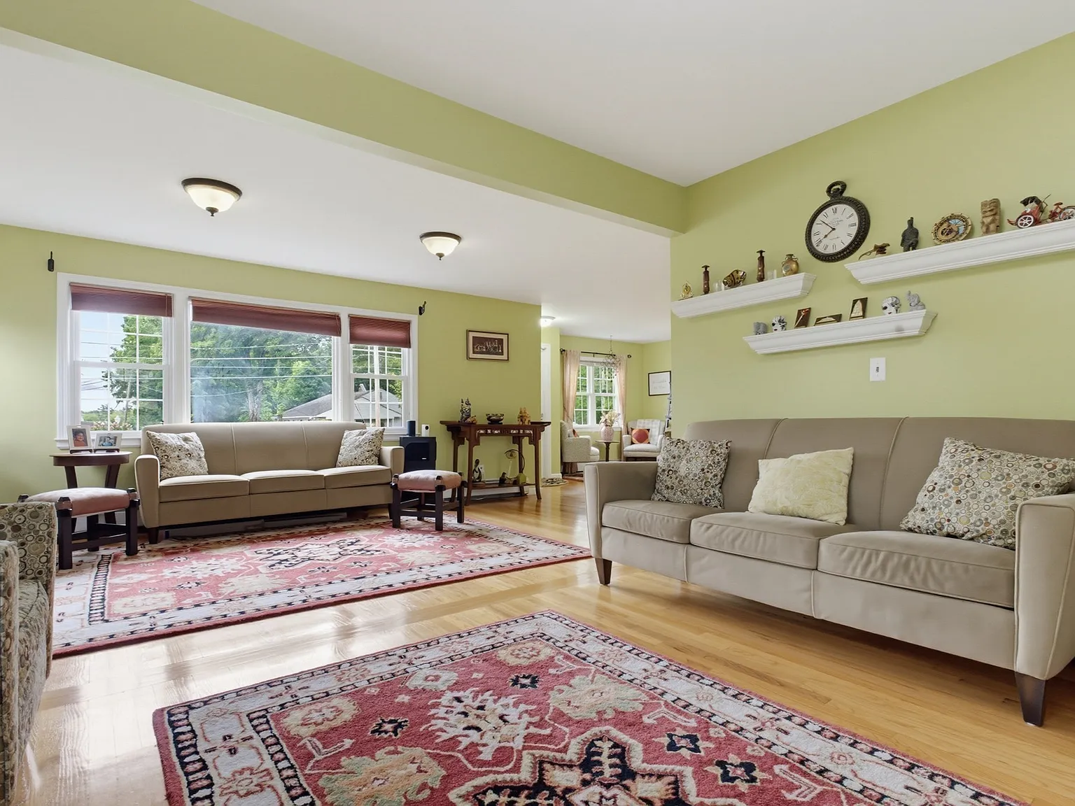 4 bed, 3.0 bath, 4215 sqft, $4,900 — Photo 4