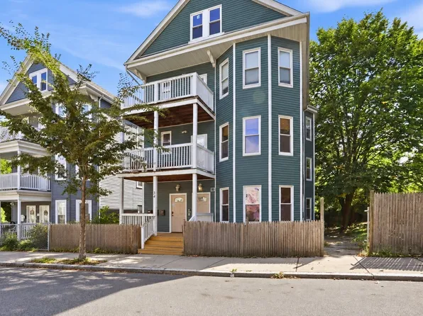 34-36 Howe St Unit 3, Dorchester, MA 02125