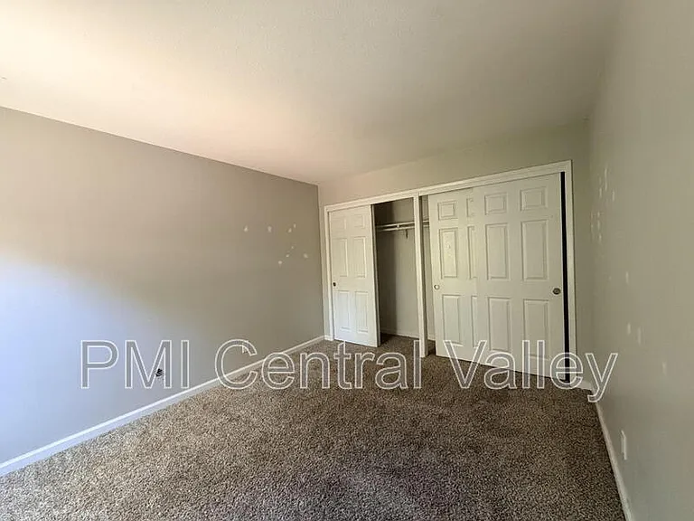 3440 W Benjamin Holt Dr — Photo 23