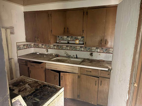 4th image of 1604 W 30th Ave