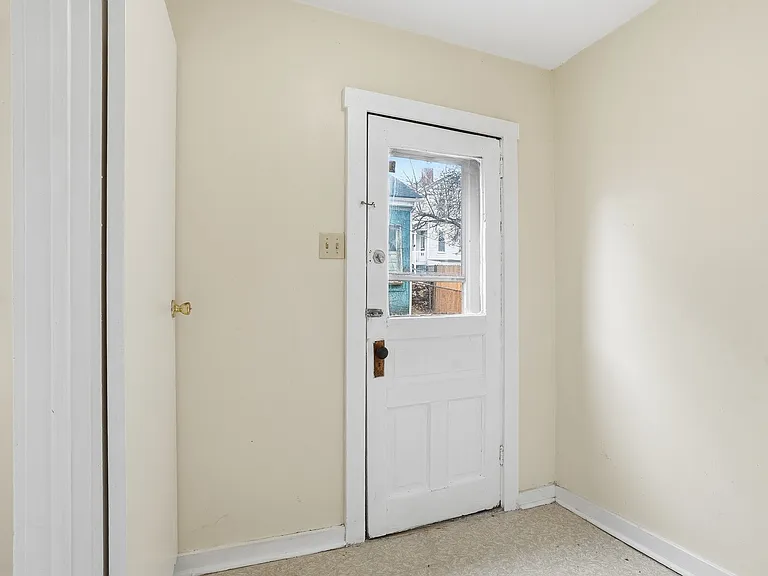 144 Ridge Ave #1 — Photo 5