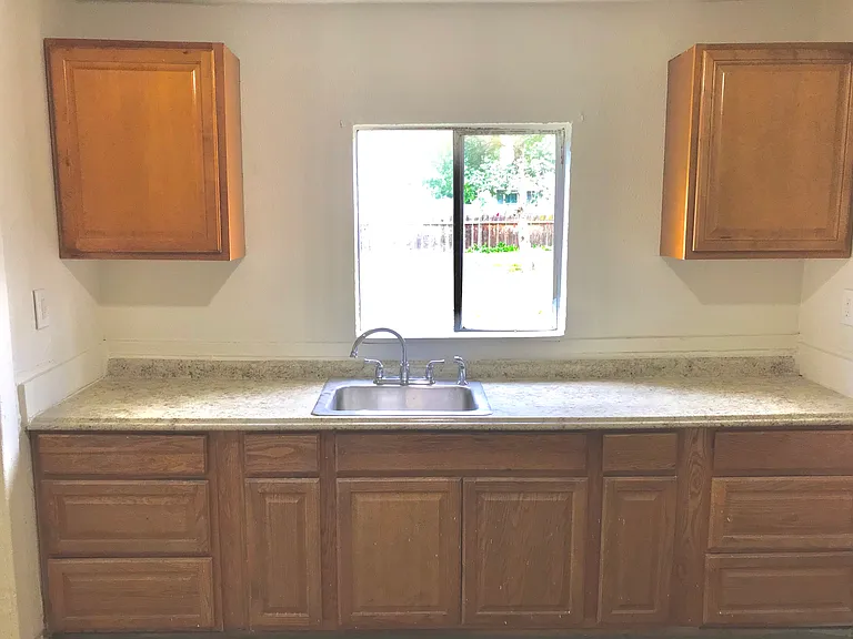 3250 Spencer Ave — Photo 4