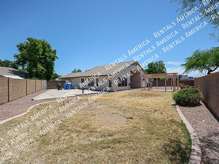2276 S Bahama Dr — Photo 35