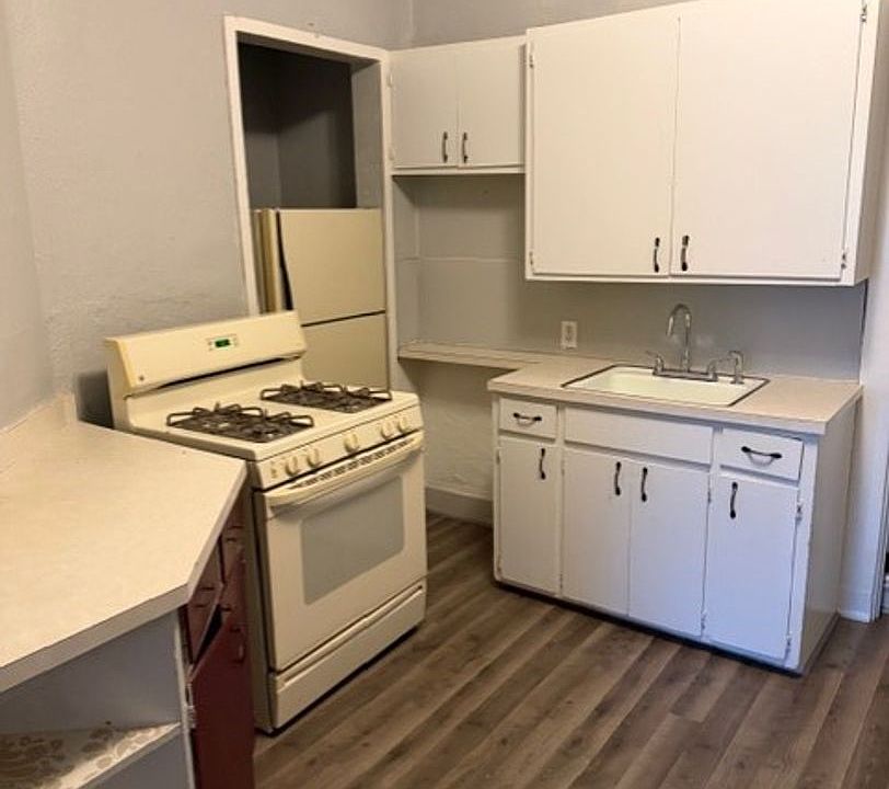 1st image of 215 1/2 E 5th St #210