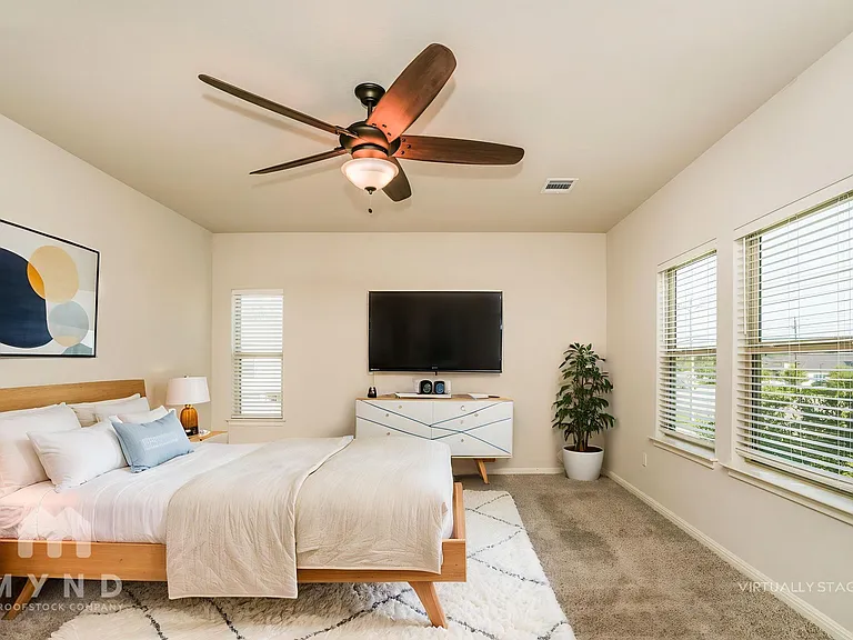 708 Hays Hill Dr — Photo 3