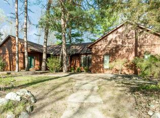 2900 Scarborough Ct, Midland, MI