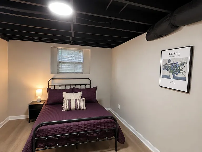 228 Napoleon Dr SW — Photo 2