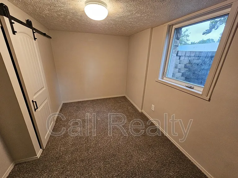 10401 E Valleyway Ave — Photo 13