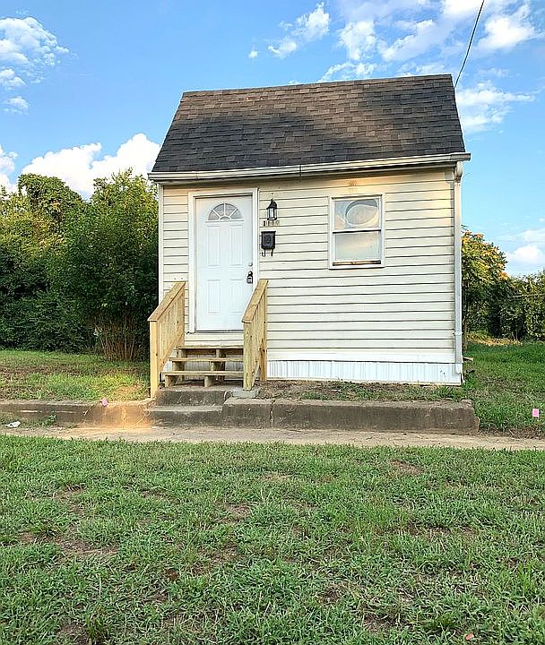 1st image of 1119 N 32nd St
