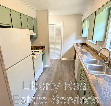4th image of 631 Fleming Rd