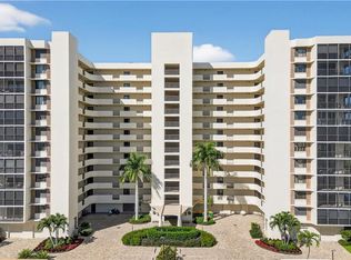 15 Bluebill AVE #301, NAPLES, FL 34108